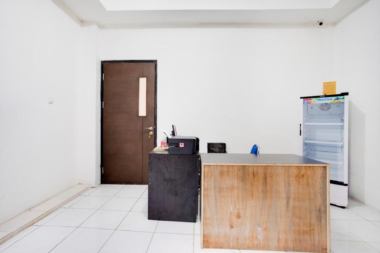 Vaccinated Staff - Spot On 3928 Terrace House Syariah Hotel Pondoktjing Dua Exterior photo